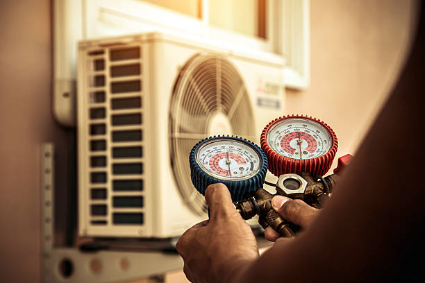 Professional Ac Installation technician working in Riverside, NY